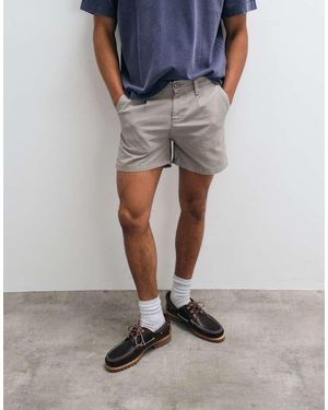 ASOS Pantaloncini Chino Antracite Con Pieghe - Grigio
