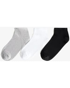 Bershka Pack Of 3 Pairs Of Ankle Socks - White