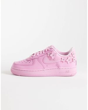 Nike Air Force 1 '07 Floral Detail Sneakers - Pink
