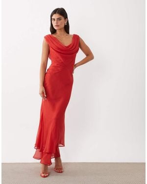 ASOS Gedrapeerde Jurk Met Blote Schouders, Sjaaldetail En Dubbele Laag - Rood