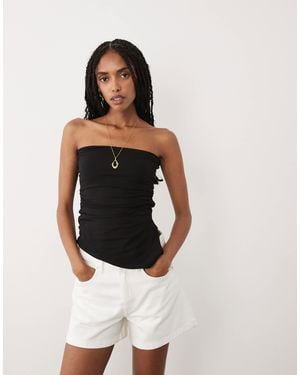 ARKET Short en jean à taille mi-haute avec cinq poches - Blanc