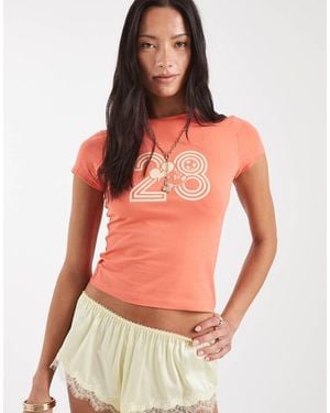 ASOS T-Shirt Con Stampa Di Topolino E Pallone Da Calcio - Rosso