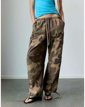Pull&Bear Bedruckte parachute-hose - Schwarz