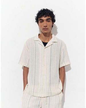 Pull&Bear – kurzärmliges hemd aus kreppstoff - Weiß