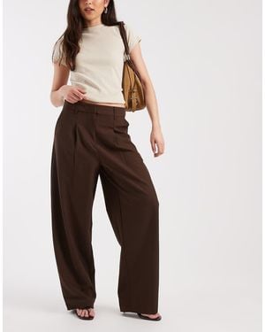 Pieces Mid Waist Barrel Leg Tailored Trouser - Brown