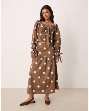 Glamorous Falda Semilarga Marrón Asimétrica De Talle Bajo Con Estampado De Lunares De (Parte De Un Conjunto) - Neutro
