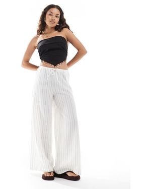 Stradivarius Petite Linen Look Wide Leg Trouser - White