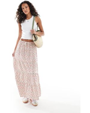 Cotton On Falda Larga Escalonada Con Estampado De Flores Color Carmesí De - Rosa