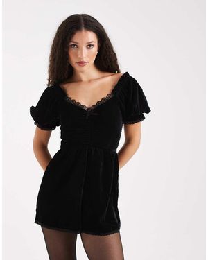 Miss Selfridge Fluwelen Playsuit Met Pofmouwen - Zwart