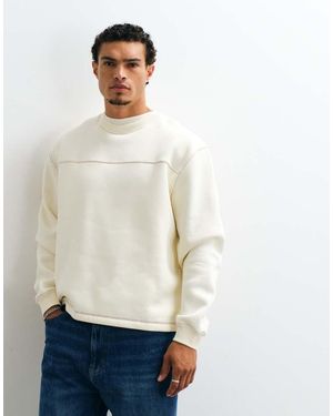ASOS Sudadera Con Pespuntes En Contraste Rojos En Crudo-Blanco
