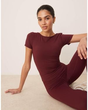Tala Camiseta Larga Con Detalle Retorcido En La Espalda Y Sujeción Integrada Dayflex-Rojo