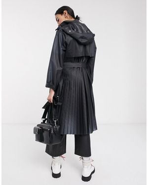 HUNTER – Original – Vinyl-Trenchcoat mit plissiertem Detail auf dem Rücken - Schwarz