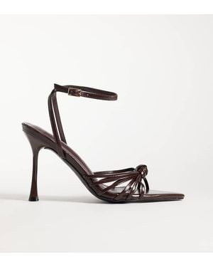 SIMMI Simmi London Wide Fit Deja Sandalen Met Hak En Knoopdetail - Wit