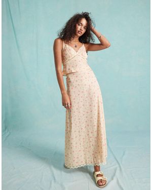 Miss Selfridge – maxi-westernrock aus satin mit spitzenbesatz und blümchenmuster - Grün