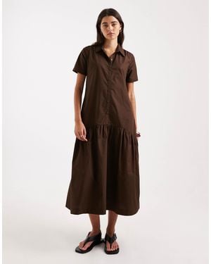 Threadbare Robe chemise mi-longue en popeline à volants étagés - marron chocolat