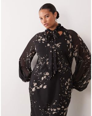 ASOS Asos design curve maxikleid mit schleifenkragen und abstraktem punktmuster - Schwarz