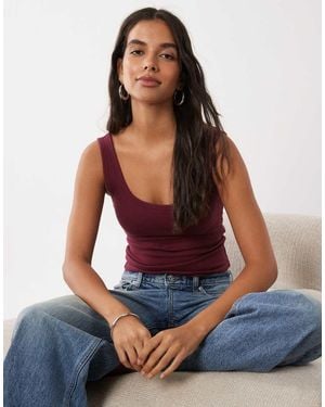 Abercrombie & Fitch Camiseta De Tirantes Sin Sujetador Con Cuello Ancho En Burdeos - Azul