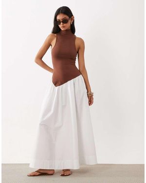 ASOS Vestido Maxi Híbrido Sin Mangas De Cuello Alto En - Blanco