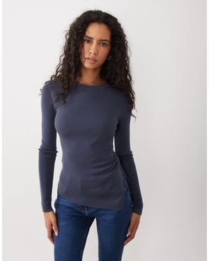 Mango Leichter strick-longsleeve mit raffungen an der seite - Blau