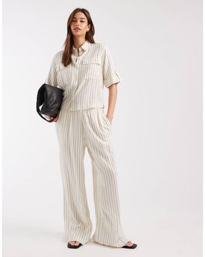 Aware Pantalon ample d'ensemble en lin mélangé rayé à taille haute - noir et - Neutre
