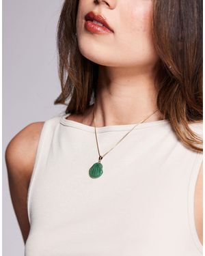 ASOS – goldfarbene halskette mit em halbedelstein-anhänger im muschel-design - Natur