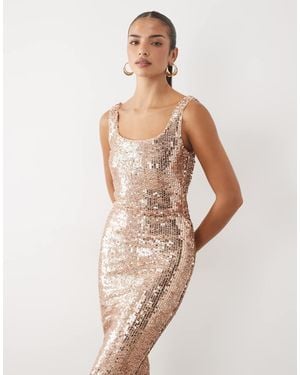 TFNC London Vestido Largo Adornado Con Cuello Ancho Y Espalda Descubierta En - Neutro