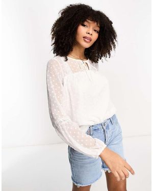 Vila Blusa Blanca Con Mangas De Plumeti De -Blanco