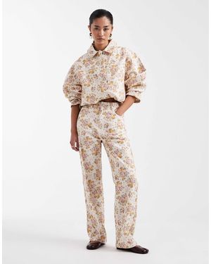 Miss Selfridge – jeans mit geradem schnitt und blumenmuster, kombiteil - Natur