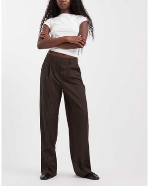 JJXX Pantalón De Traje De Pernera Ancha Con Raya Diplomática En Marrón Oscuro - Multicolor