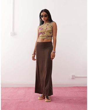 Monki Falda Larga Oscuro Vaporosa De Punto Liso De