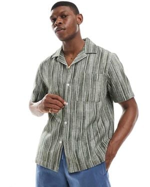 New Look Textured Stripe Short Sleeve Shirt - Grey