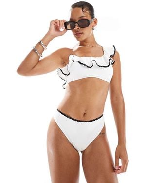 New Look Bikinibroekje Met Festonsteek En Blote Schouder - Wit
