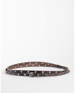 ASOS – schmaler gürtel aus em kunstleder mit schlangenmuster, nieten und doppelriemen - Weiß