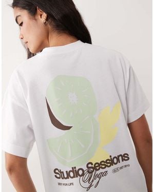 4505 Oversized Heavyweight Quick Dry Cotton T-shirt With Studio Fruit Print - White