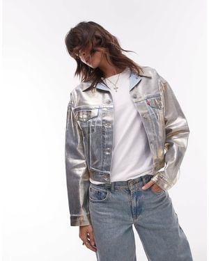 Levi's – knapp geschnittene jeans-truckerjacke im 90er-stil - Grau