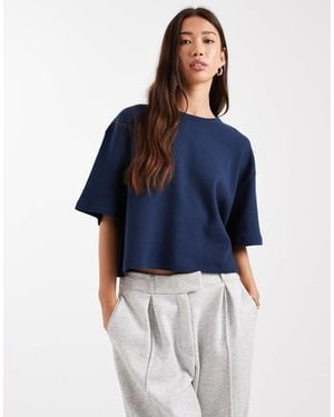 ASOS – kastiges, kürzeres t-shirt - Blau