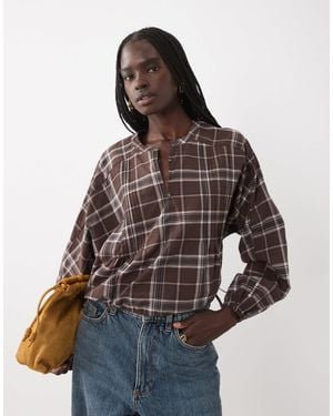 Mango Kragenlose bluse mit puffärmeln - Braun