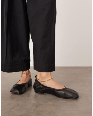 ARRANGE Edie Premium Leather Ballet Flats With Chain - Black