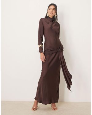 ASOS – langärmliges satin-maxikleid - Braun