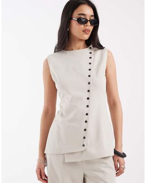 Pretty Lavish Asymmetrisch Getailleerd Gilet - Wit