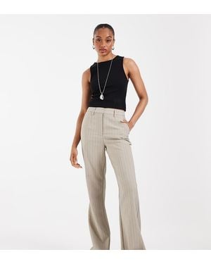 ASOS Tall Getailleerde Flared Broek Met Visgraatstreep - Naturel