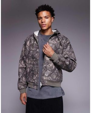 Faded Store Chaqueta Verde Lavado Con Capucha, Estampado De Camuflaje Y Cremallera De Lona Core De - Gris