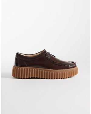 Clarks Torhill Bee Shoes - Brown