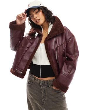 Bershka Veste oversize en imitation peau - Rouge