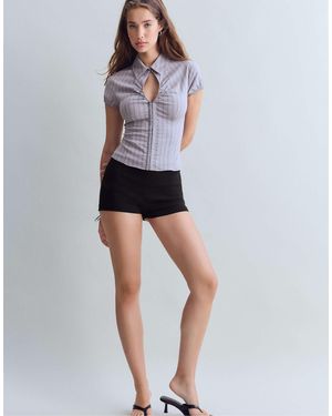 Stradivarius Kurzärmliges hemd mit cut-out - Grau