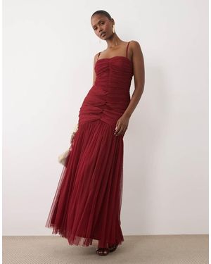 LACE & BEADS Vestido Maxi De Tirantes Estructurado Con Detalle De Nudo, Cintura Baja Y Bajo De Sirena En Rojo