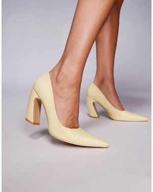 Public Desire Zapatos De Salón Amarillos Jealousy De - Blanco