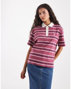 4th & Reckless – t-shirt aus baumwolle im himbeerrot im rugby-stil mit logo-stickerei und streifen