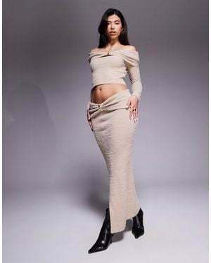 Aria Cove Jupe d'ensemble longue en maille duveteuse avec taille rabattue et détail métallique - beige - Gris