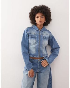 Collusion – eng anliegende jeansjacke - Blau